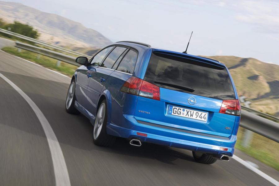  Opel Vectra Station Wagon OPC 2005 года  (фото 16 из 19)